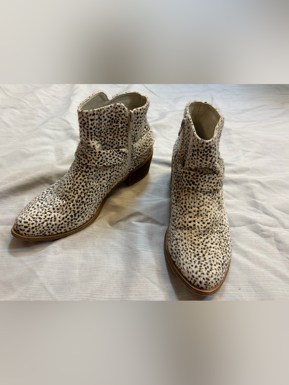 Very G Spotted Calf Hair Style Ankle Booties
